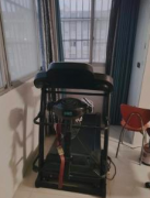 跑步机已买五年。用的次数丶10次上下！